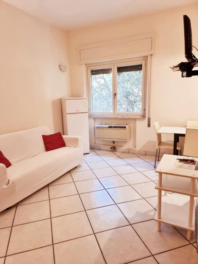 Reale Apartments Terracina Habitación foto